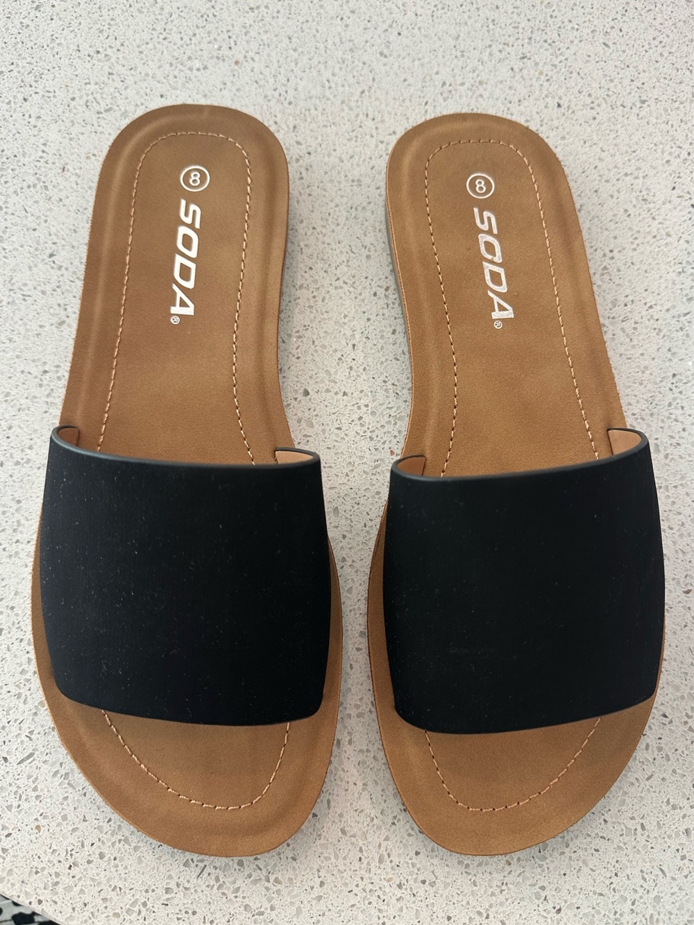 SODA AIRWAY WOMEN'S SLIP ON CASUAL FLAT SLIDE BLACK SANDALS. Efron style. Size 8